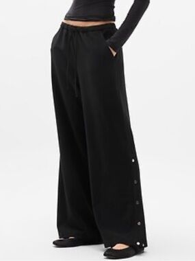 Athleta Black MVP Mid Rise Snap Pant